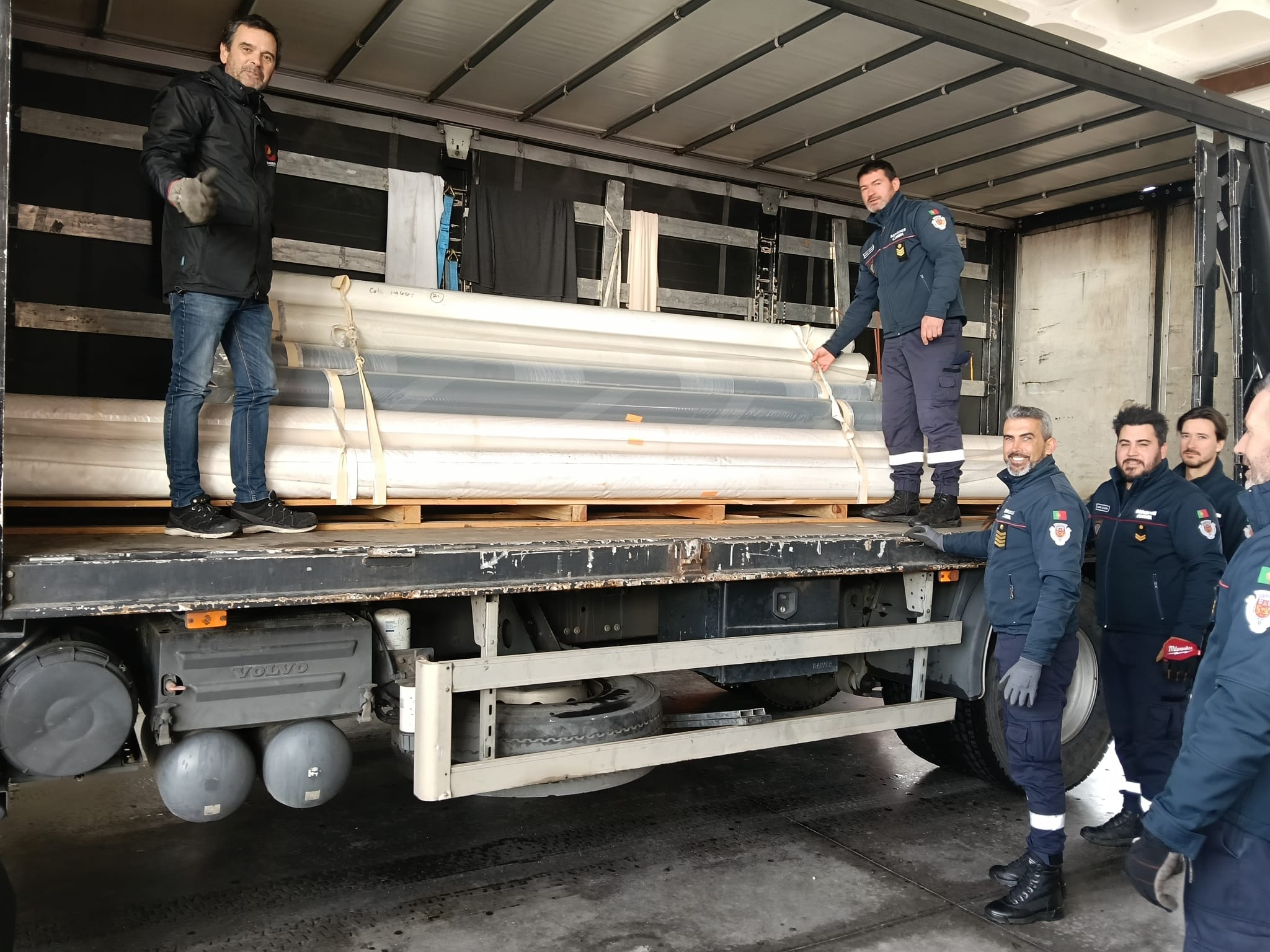 Entrega de lonas em Coimbra